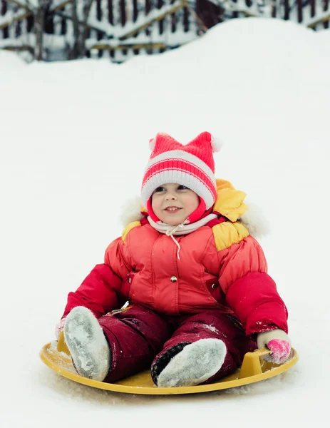 Inverno do bebê ao ar livre . — Fotografia de Stock