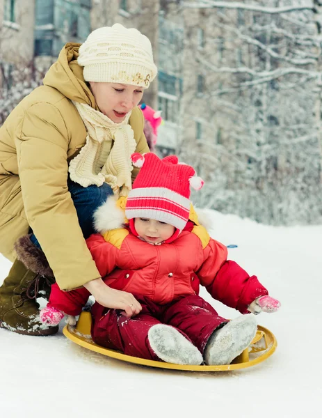 Bebek ile anne — Stok fotoğraf