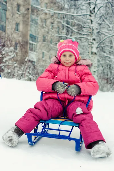 Inverno do bebê ao ar livre . — Fotografia de Stock