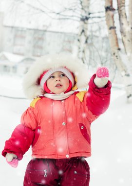 kırmızı ceket kış çocuk.
