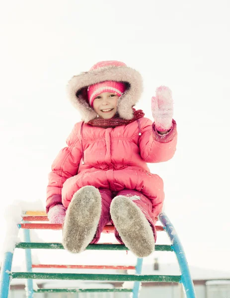 Krásné šťastné dětství v červené bundě — Stock fotografie