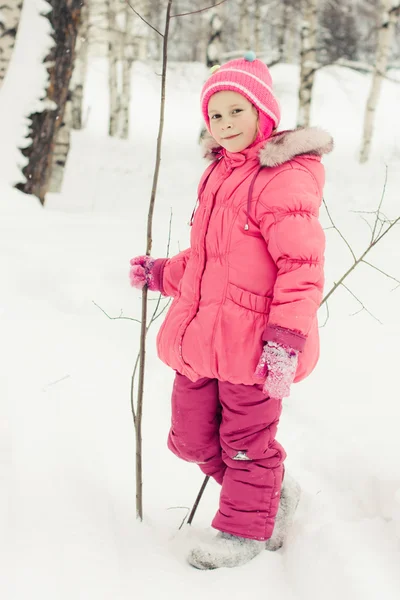 Szép boldog lány a piros kabát — Stock Fotó