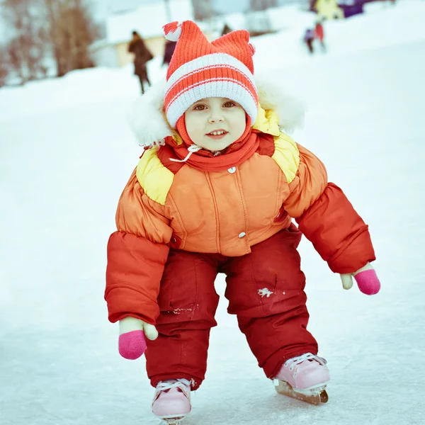 Девушка в коньках — стоковое фото