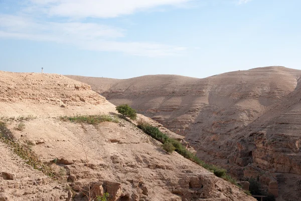 Пешие прогулки по Иудейской пустыне — стоковое фото