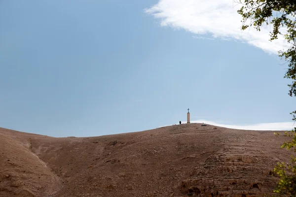 Cruz en el desierto de Judea —  Fotos de Stock