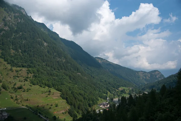 Wandern in den Alpen — Stockfoto