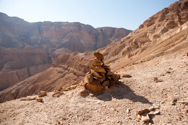 Горы в каменной пустыне Мёртвое море — стоковое фото