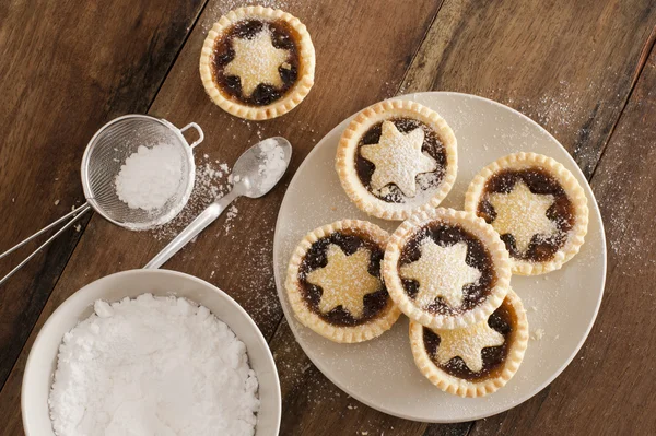 Traditional Christmas fruit mince pies — Stock Photo, Image