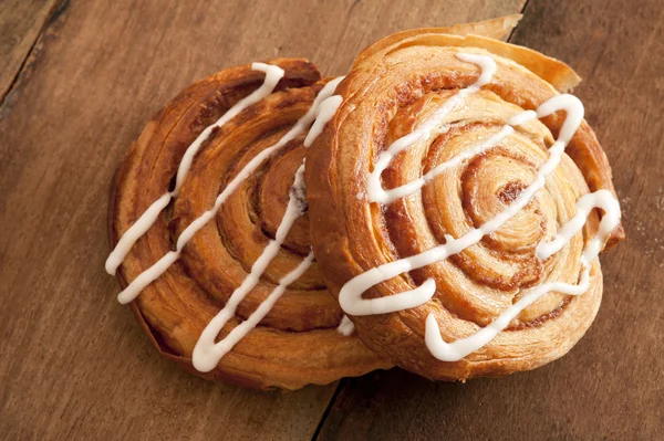 Freshly baked flaky Danish pastries — Stock Photo, Image