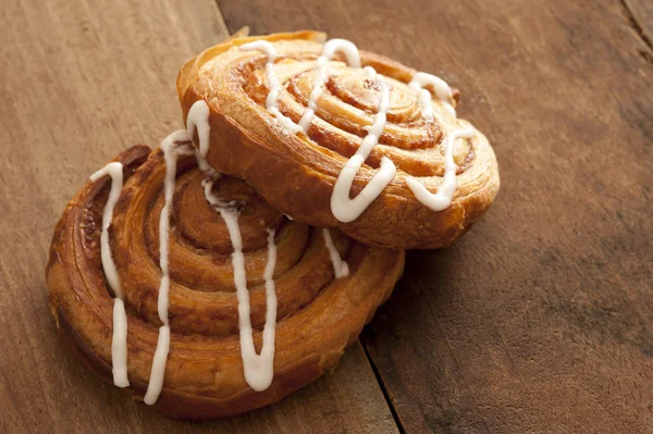 Two delicious freshly baked Danish pastries — Stock Photo, Image