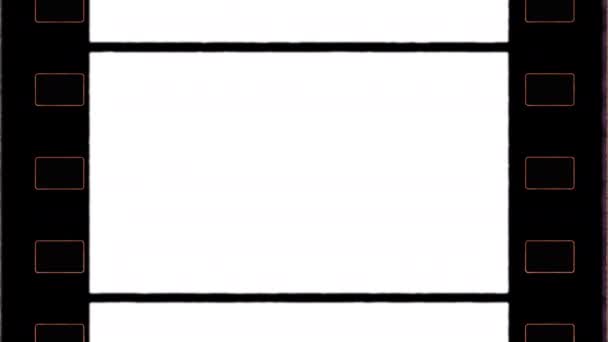 35mm film frame met tandwiel gat en film rand flare — Stockvideo