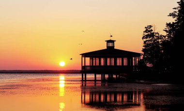 Haapsalu 'da güzel bir gün doğumu. Estonya
