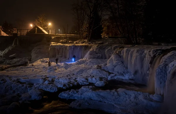 Vista Nocturna Cascada Invierno Keila Estonia —  Fotos de Stock