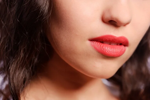 Los labios rojos de la mujer — Foto de Stock