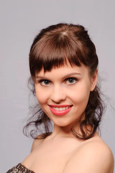 Sonriente joven con labios rojos —  Fotos de Stock