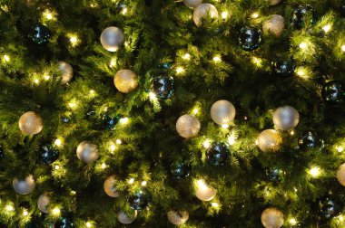 Madalyalı Noel ağacı