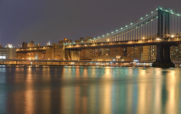 Brooklyn bridge in New York at night