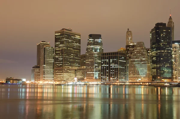 Bajo Manhattan por la noche — Foto de Stock