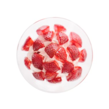 taze tatlı çilek ve krema ile vurdu kadar yakın