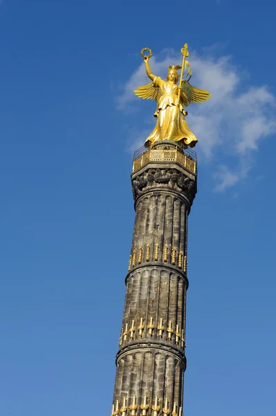 Złoty posąg w Berlinie — Zdjęcie stockowe