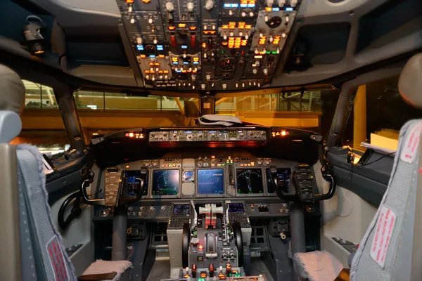 Flygplan cockpit interiör — Stockfoto