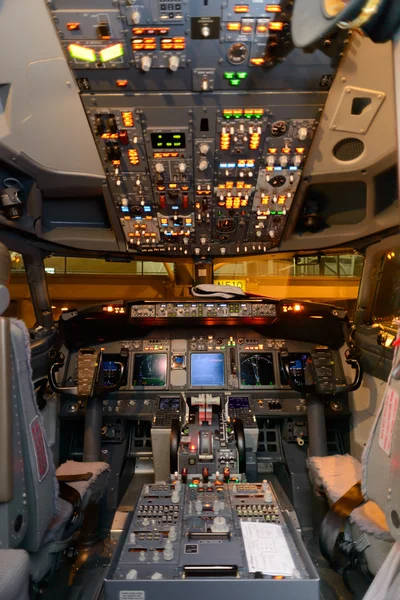 Interior do cockpit da aeronave — Fotografia de Stock