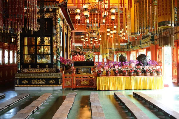 Buddhist temple interior — Stock Photo, Image