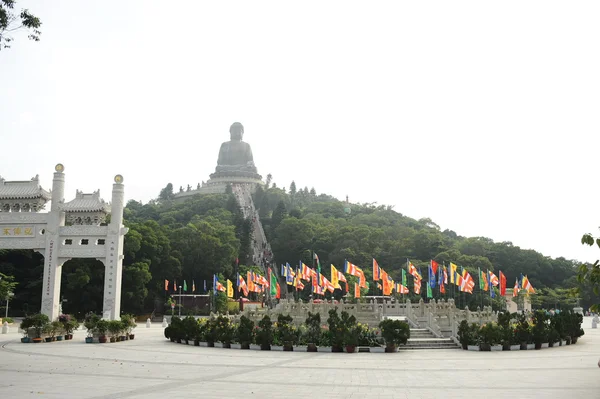Giant bronze Buddha statue — Stock Photo, Image