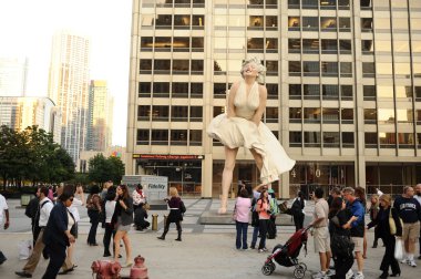 heykeli marilyn monroe Chicago