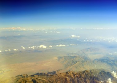 Bulutlu mavi gökyüzü