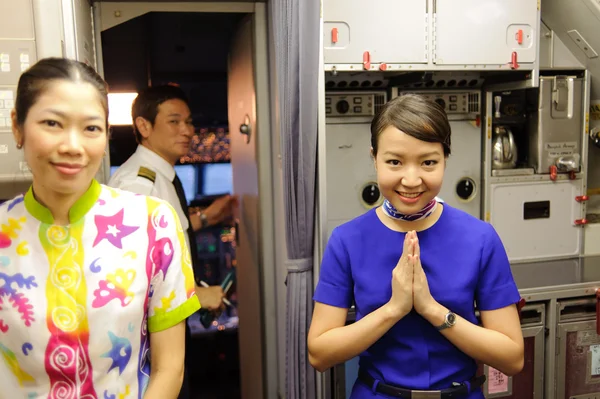 Crew members of Bangkok Air — Stock Photo, Image