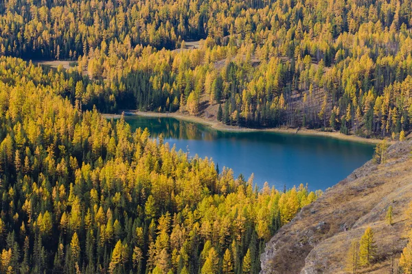 Der Bergsee — Stockfoto