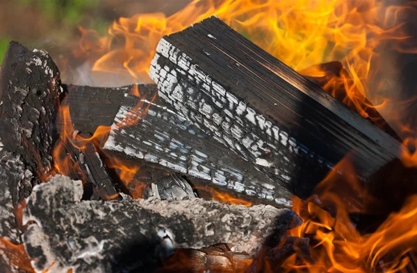 Burning firewood — Stock Photo, Image