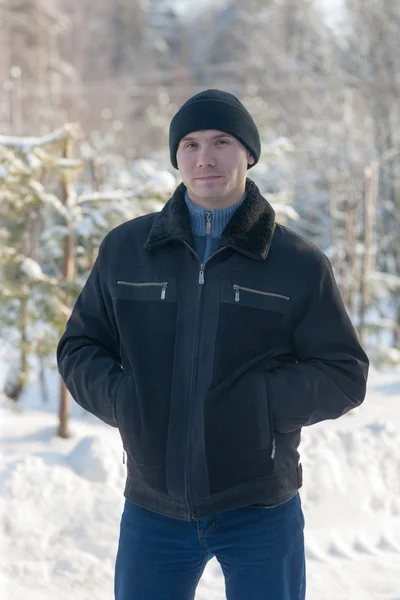 Man i en vinterdag — Stockfoto