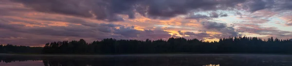 Dramatischer Sonnenuntergang — Stockfoto