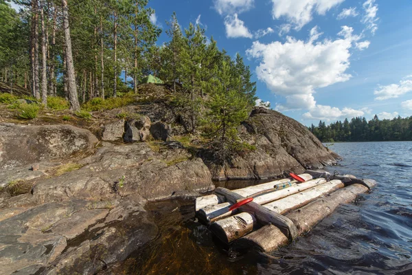 Läger på sjön — Stockfoto