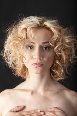 şehvetli sarışın