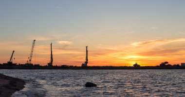 gün batımında endüstriyel panorama