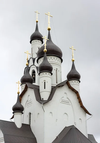 Купол современной церкви — стоковое фото