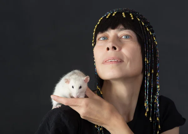 국내 쥐와 여자 — 스톡 사진
