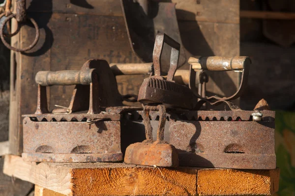 Viejos hierros oxidados —  Fotos de Stock