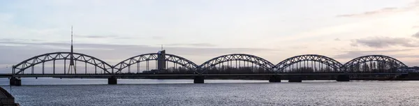 Brug in de avond — Stockfoto