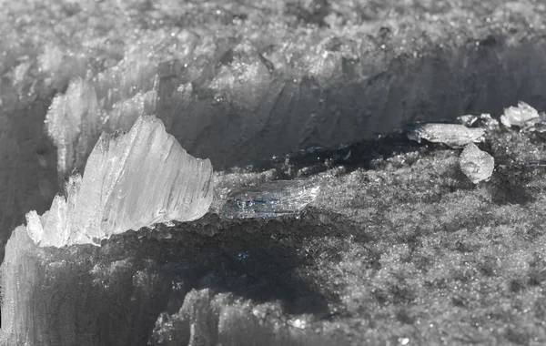 Kryształy topniejącego lodu — Zdjęcie stockowe