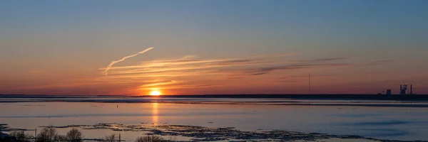 Solnedgång över bukten — Stockfoto