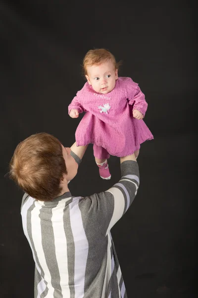 Dziecko jest w dobrych rękach — Stok fotoğraf