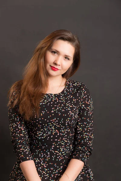 Retrato Estudio Una Chica Vestido Sobre Fondo Negro — Foto de Stock