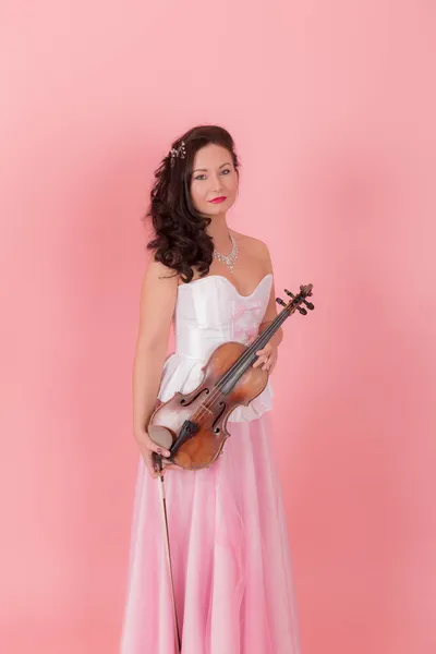 Retrato Una Chica Con Violín Sobre Fondo Rosa — Foto de Stock