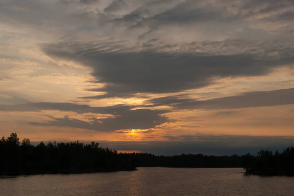 Tramonto Drammatico Sul Lago Foresta Estate — Foto Stock