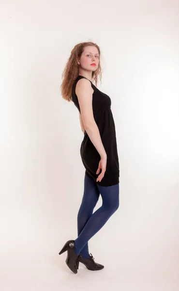Ritratto Adolescente Vestita Nero Sfondo Bianco — Foto Stock