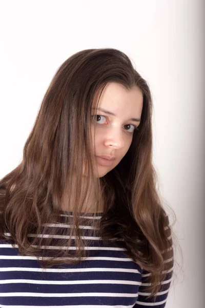 Studio Portret Dziewczyny Długimi Włosami — Zdjęcie stockowe